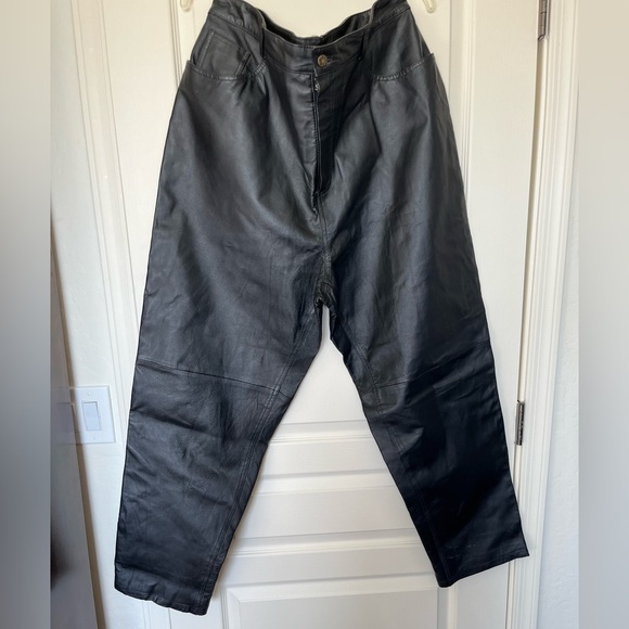 Studio C | Black Leather Pants Lightweight Design - Picture 1 of 12